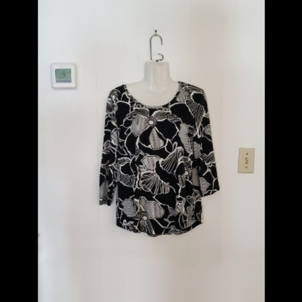 JM COLLECTION FLORAL TOP